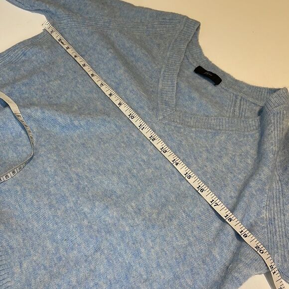 J. Crew V-neck oversized sweater in alpaca wool. Small. - Picture 7 of 9